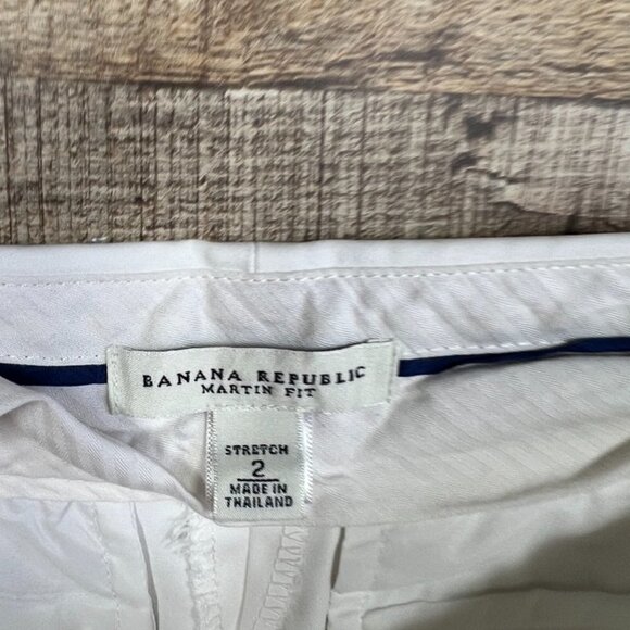 Banana Republic White Martin Fit Bermuda Shorts size 2 - Picture 2 of 4